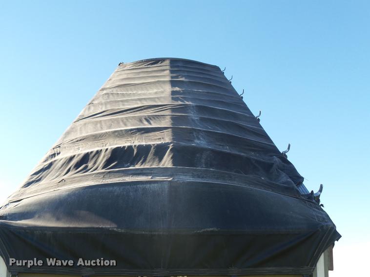 image for item DA3890 2007 East end dump trailer