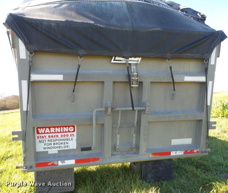 image for item DA3890 2007 East end dump trailer