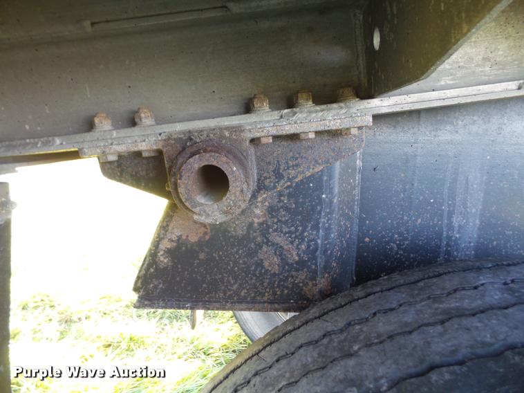 image for item DA3890 2007 East end dump trailer