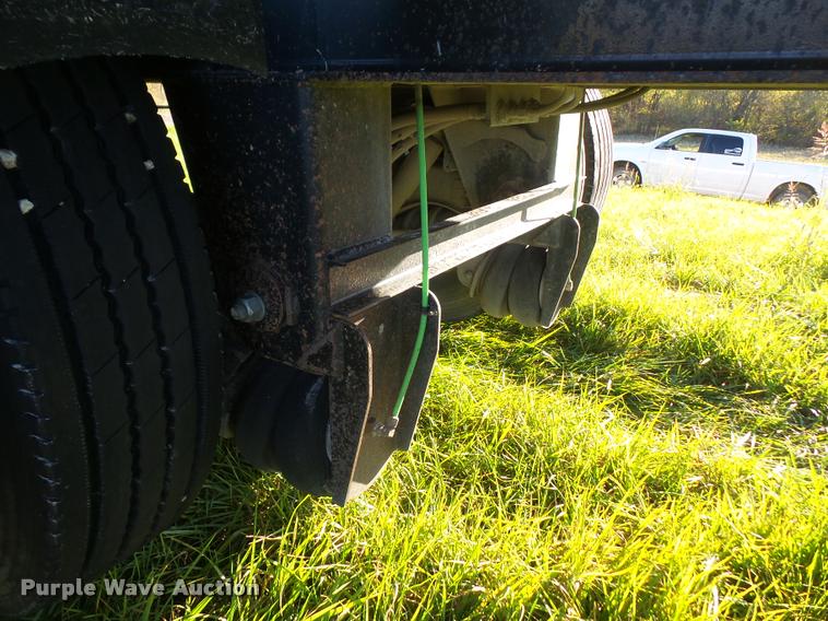 image for item DA3890 2007 East end dump trailer