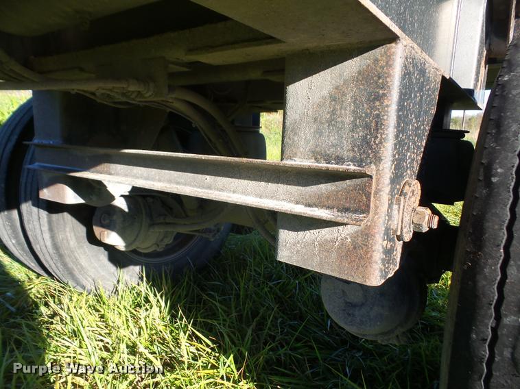 image for item DA3890 2007 East end dump trailer