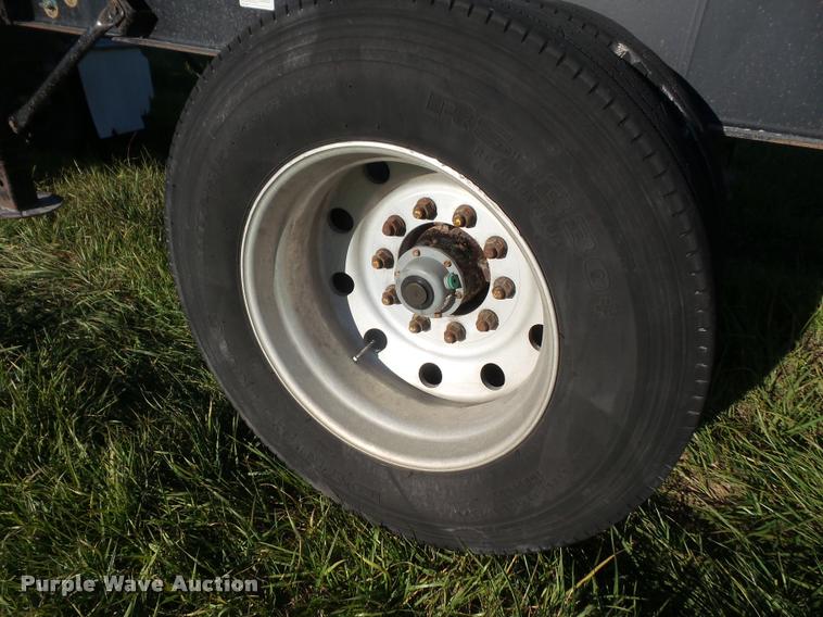 image for item DA3890 2007 East end dump trailer