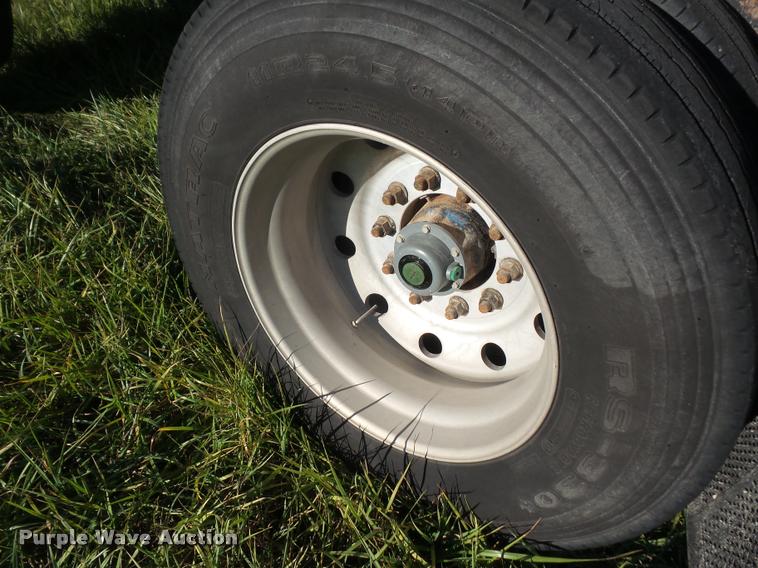 image for item DA3890 2007 East end dump trailer