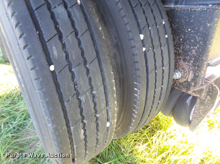 image for item DA3890 2007 East end dump trailer