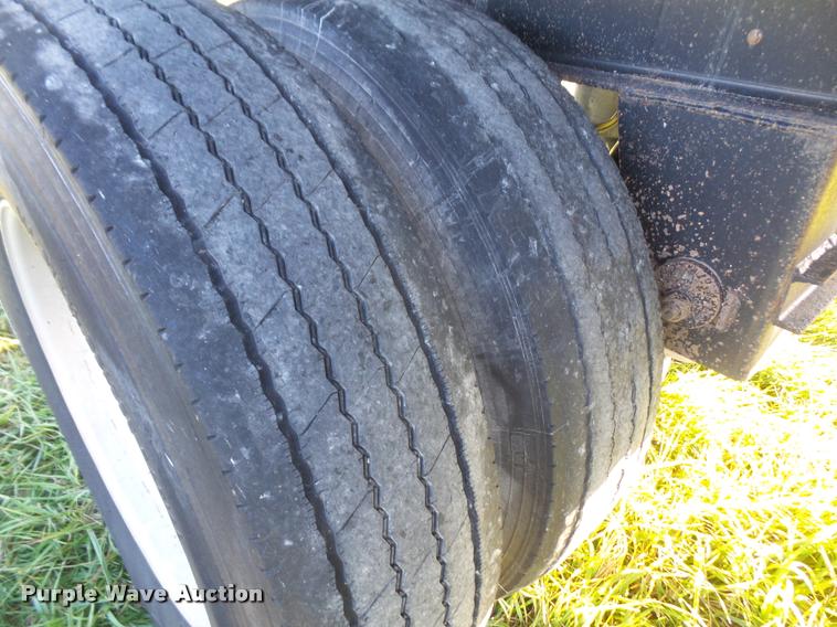 image for item DA3890 2007 East end dump trailer