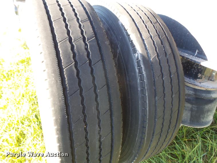 image for item DA3890 2007 East end dump trailer