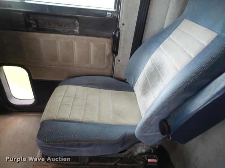 image for item DA3904 1996 Freightliner FLD112 semi truck