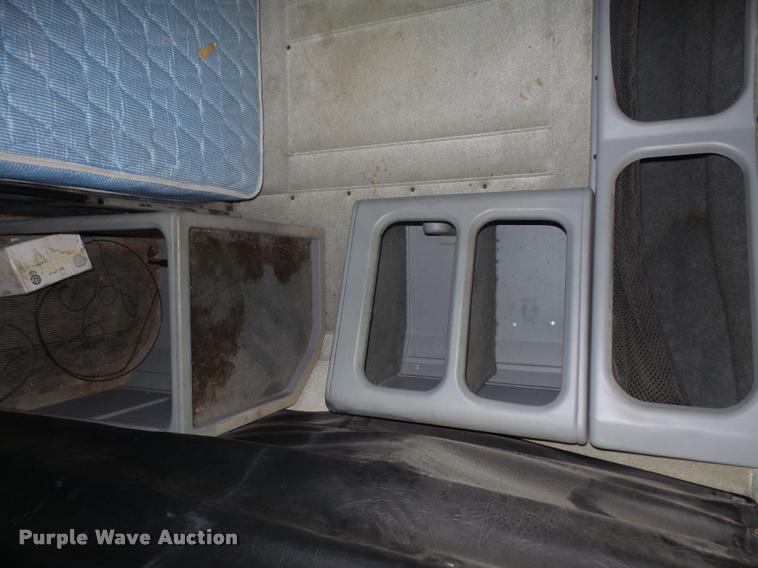 image for item DA3904 1996 Freightliner FLD112 semi truck