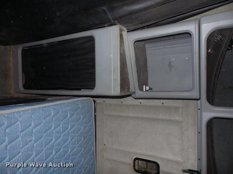 image for item DA3904 1996 Freightliner FLD112 semi truck