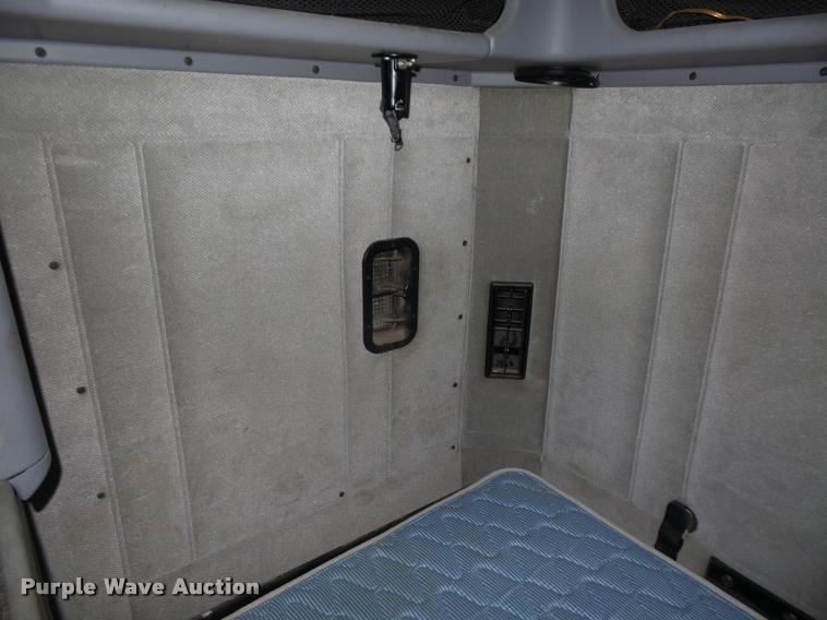 image for item DA3904 1996 Freightliner FLD112 semi truck