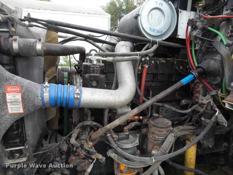 image for item DA3904 1996 Freightliner FLD112 semi truck