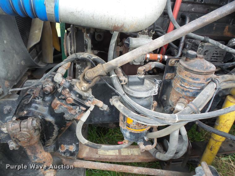 image for item DA3904 1996 Freightliner FLD112 semi truck