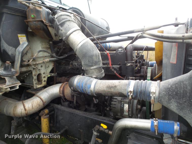 image for item DA3904 1996 Freightliner FLD112 semi truck