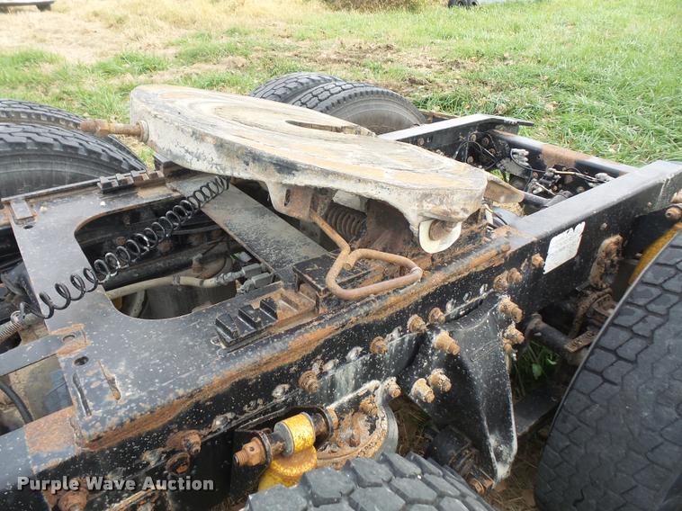 image for item DA3904 1996 Freightliner FLD112 semi truck