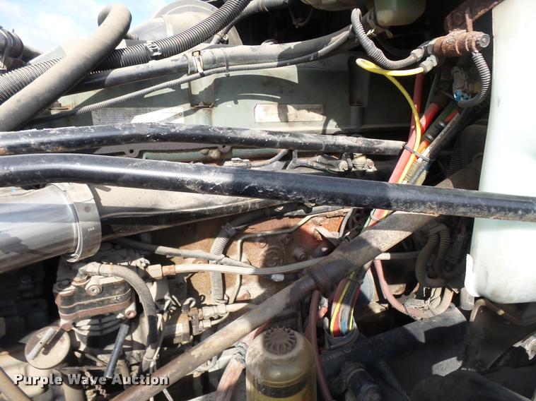 image for item DA4251 2005 Freightliner Columbia semi truck