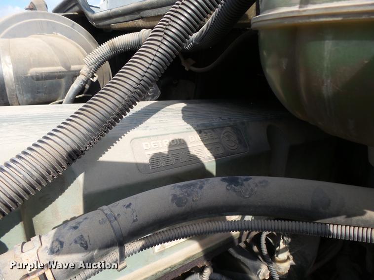 image for item DA4251 2005 Freightliner Columbia semi truck