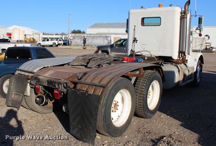 image for item DA4273 1987 Freightliner FLC-64T semi truck