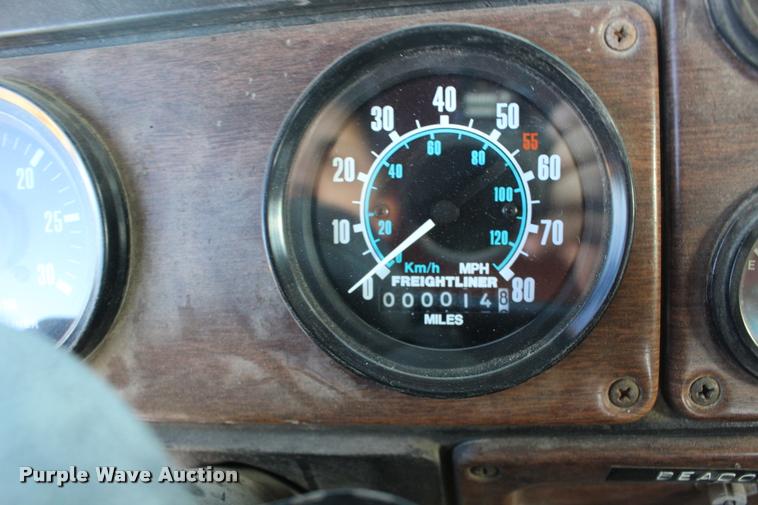 image for item DA4273 1987 Freightliner FLC-64T semi truck