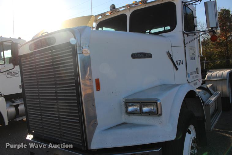 image for item DA4273 1987 Freightliner FLC-64T semi truck