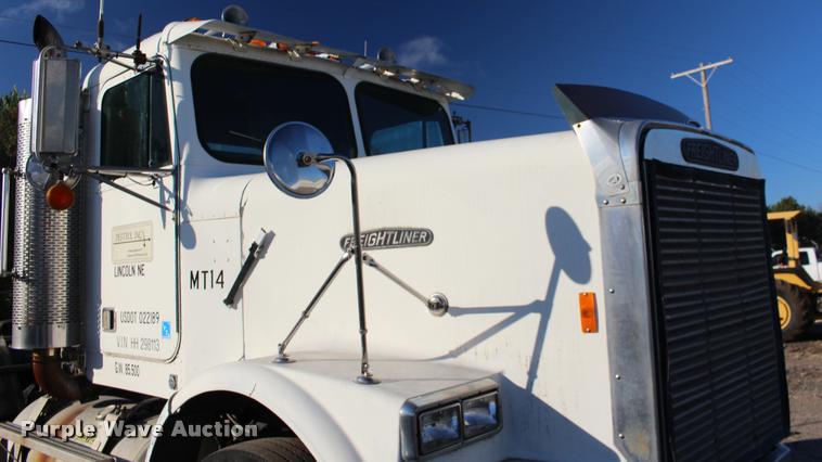 image for item DA4273 1987 Freightliner FLC-64T semi truck