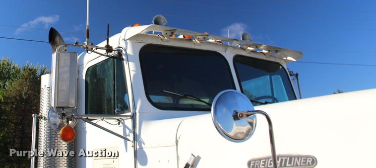 image for item DA4273 1987 Freightliner FLC-64T semi truck