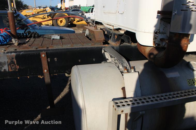 image for item DA4273 1987 Freightliner FLC-64T semi truck