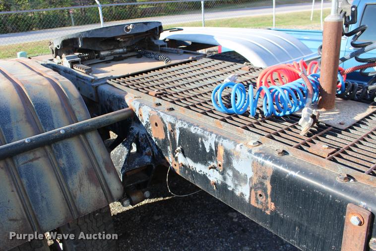 image for item DA4273 1987 Freightliner FLC-64T semi truck