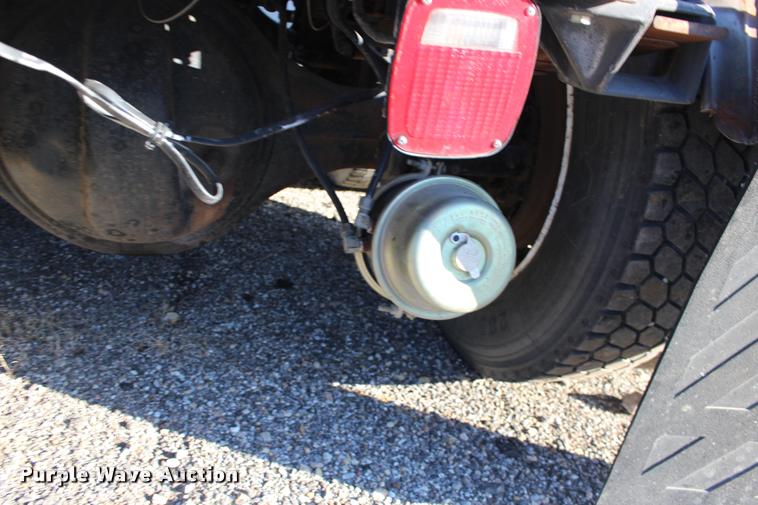 image for item DA4273 1987 Freightliner FLC-64T semi truck