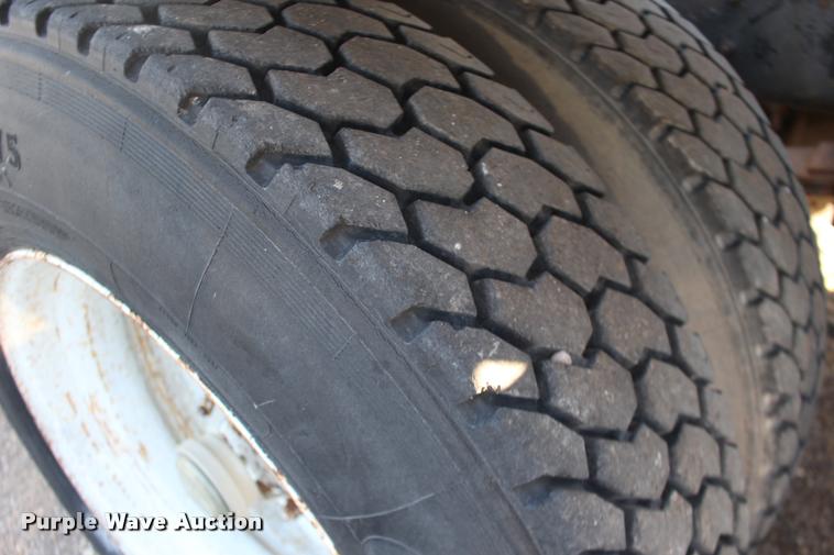 image for item DA4273 1987 Freightliner FLC-64T semi truck