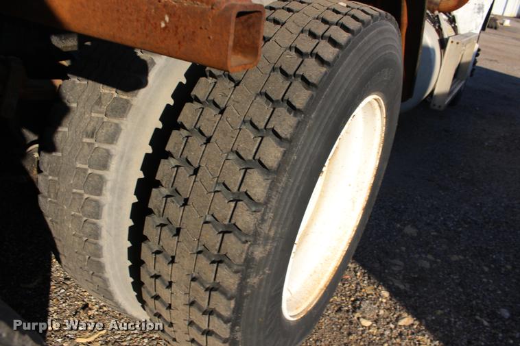 image for item DA4273 1987 Freightliner FLC-64T semi truck