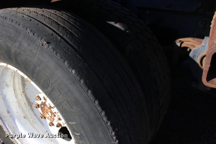 image for item DA4273 1987 Freightliner FLC-64T semi truck