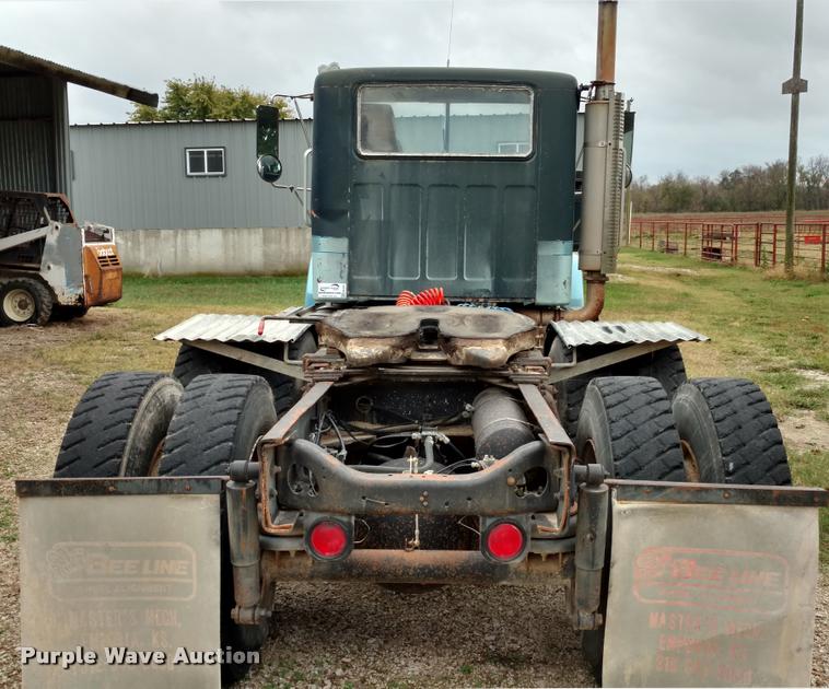 image for item DA4376 1983 GMC General semi truck