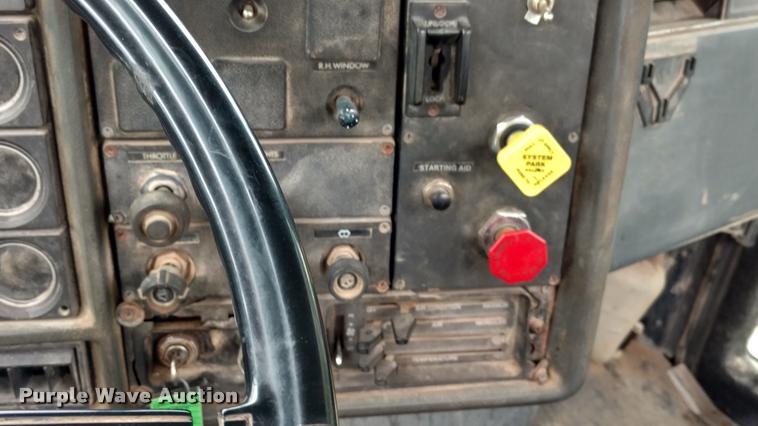 image for item DA4376 1983 GMC General semi truck