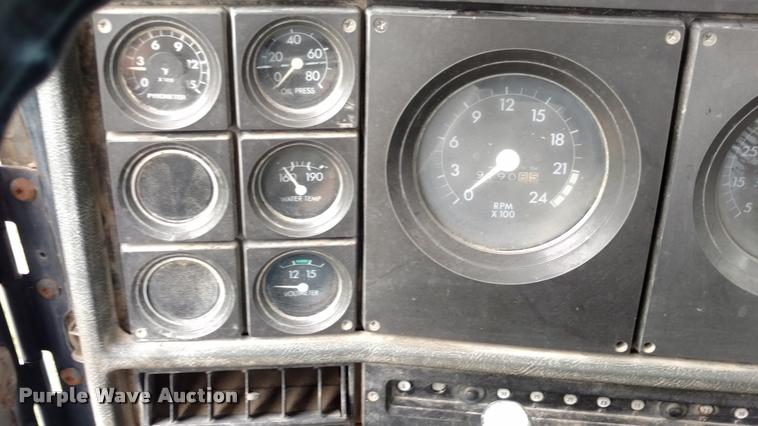 image for item DA4376 1983 GMC General semi truck