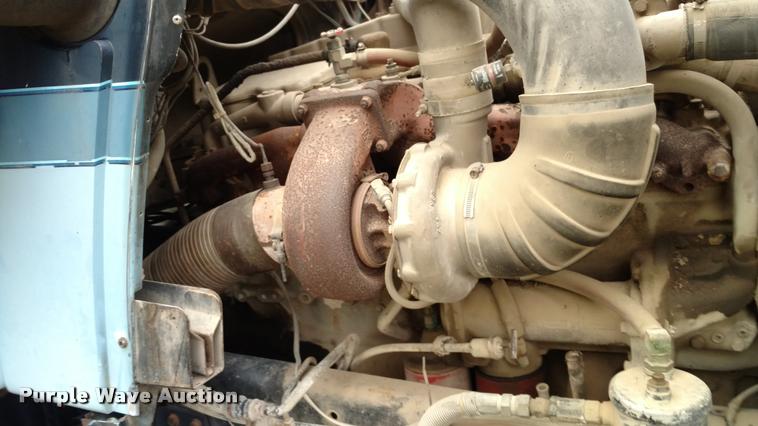 image for item DA4376 1983 GMC General semi truck