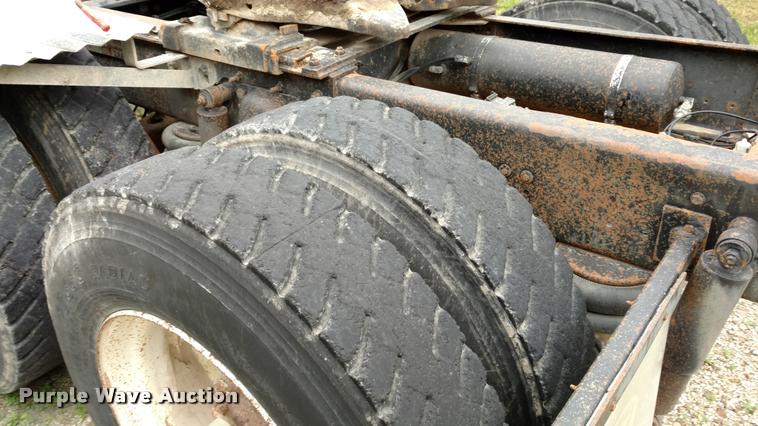 image for item DA4376 1983 GMC General semi truck