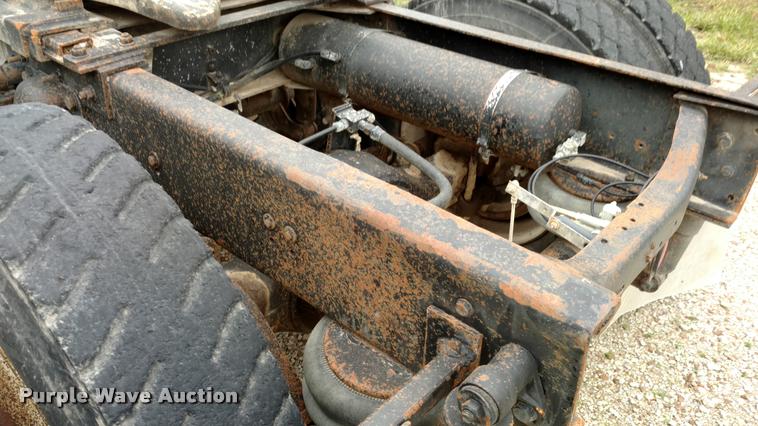 image for item DA4376 1983 GMC General semi truck