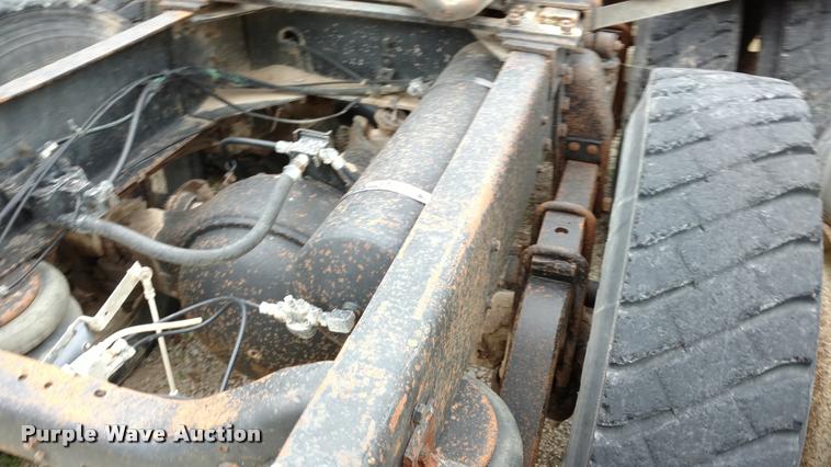 image for item DA4376 1983 GMC General semi truck