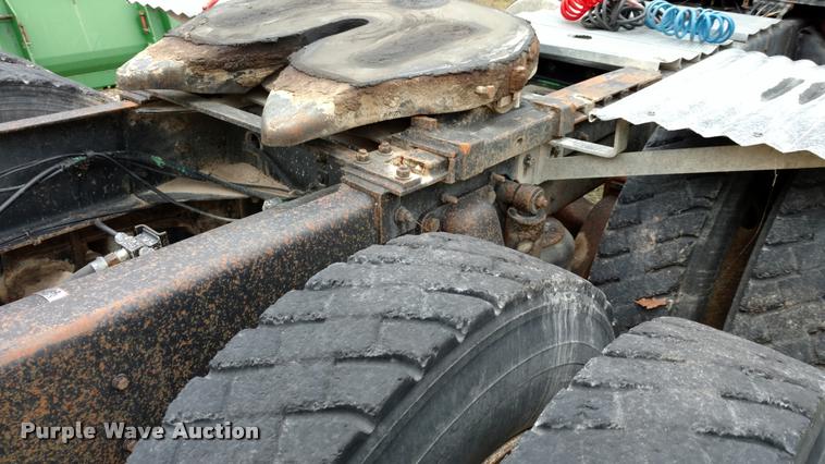 image for item DA4376 1983 GMC General semi truck