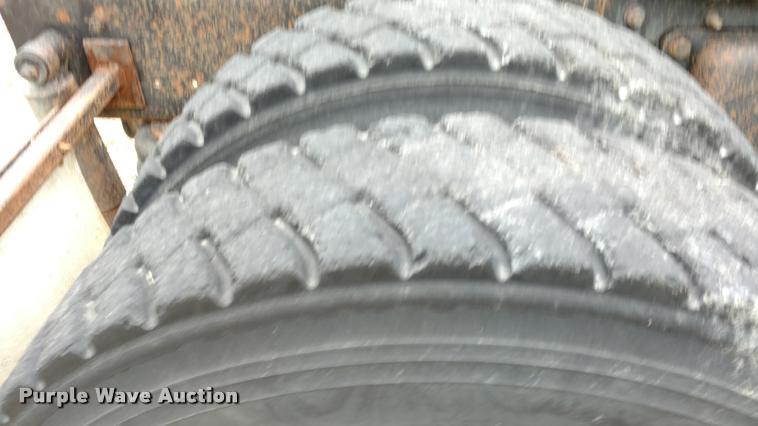 image for item DA4376 1983 GMC General semi truck