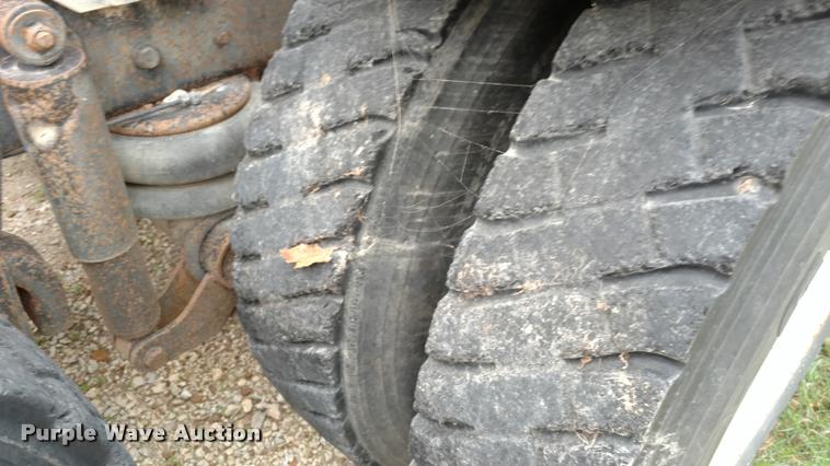 image for item DA4376 1983 GMC General semi truck