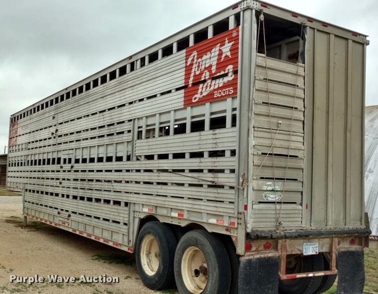 image for item DA4379 1978 Barrett livestock trailer