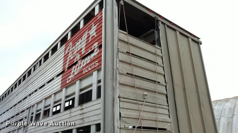 image for item DA4379 1978 Barrett livestock trailer