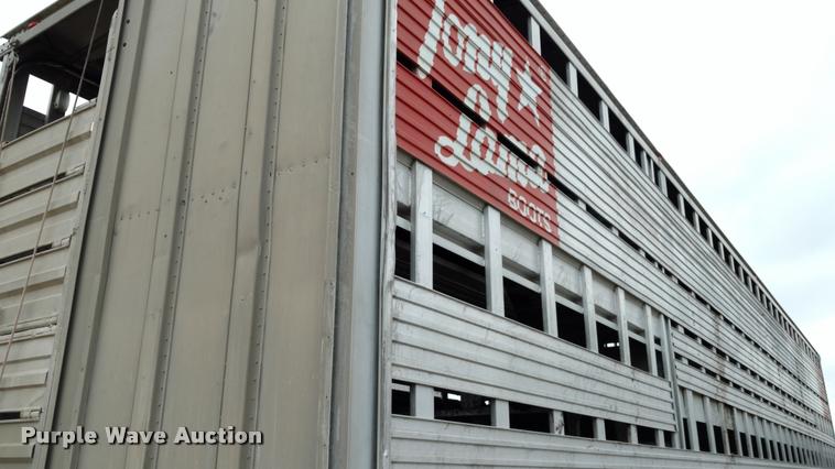 image for item DA4379 1978 Barrett livestock trailer