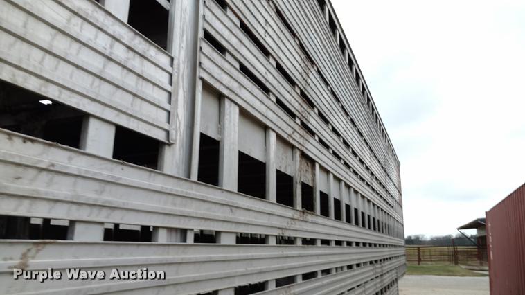 image for item DA4379 1978 Barrett livestock trailer