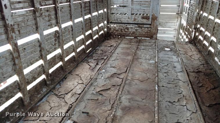 image for item DA4379 1978 Barrett livestock trailer