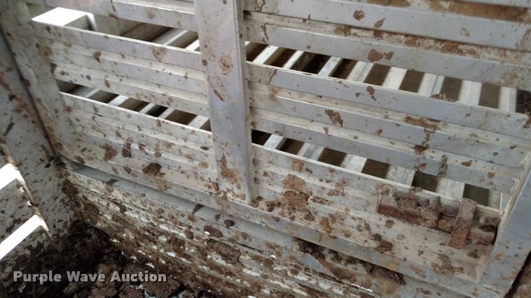 image for item DA4379 1978 Barrett livestock trailer