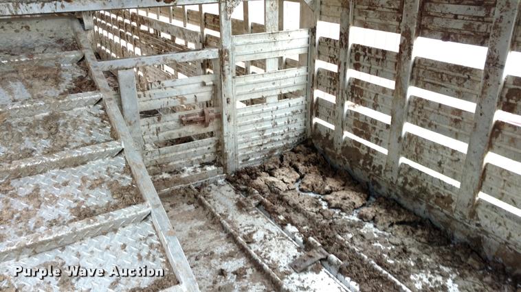 image for item DA4379 1978 Barrett livestock trailer