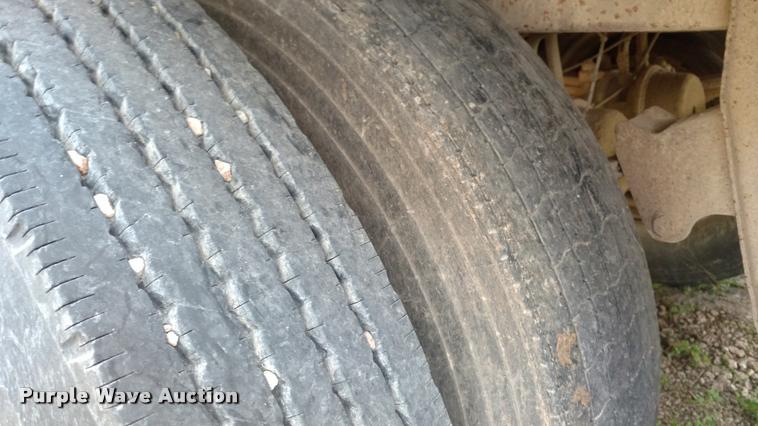 image for item DA4379 1978 Barrett livestock trailer