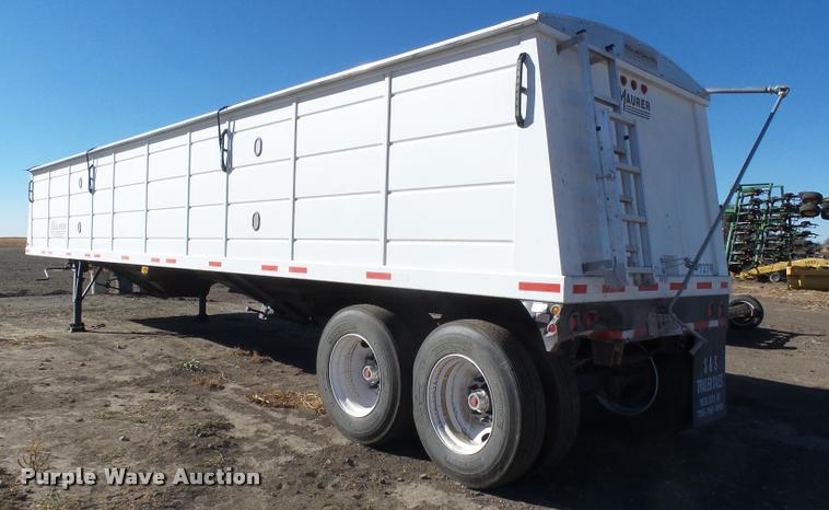 image for item DA4721 2017 Maurer 4022 double hopper grain trailer